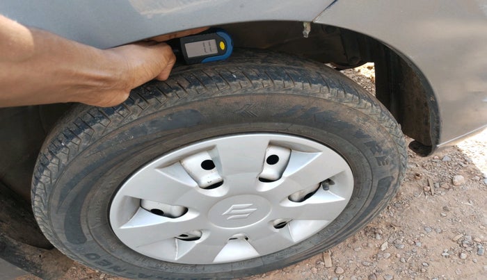 2011 Maruti Wagon R 1.0 LXI CNG, Petrol, Manual, 91,337 km, tyre