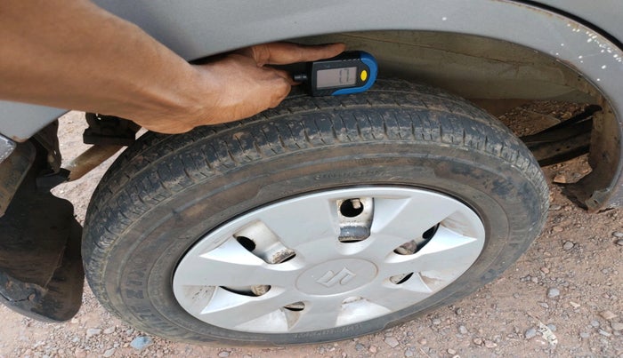 2011 Maruti Wagon R 1.0 LXI CNG, Petrol, Manual, 91,337 km, tyre