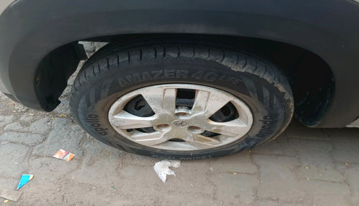 2015 Renault Kwid RXT 0.8, Petrol, Manual, 88,937 km, tyre