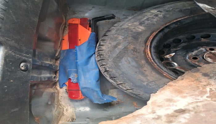 2015 Honda Amaze 1.5L I-DTEC S, Diesel, Manual, 1,02,538 km, tyre