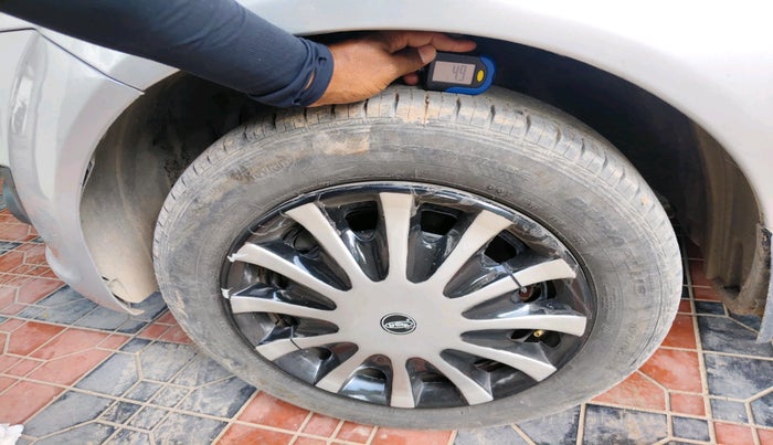 2013 Ford Figo ZXI 1.4 DIESEL, Diesel, Manual, 72,288 km, tyre