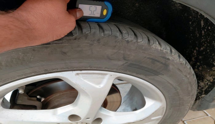 2018 Mercedes Benz GLA Class 200 D Sports, Diesel, Automatic, 1,17,942 km, tyre