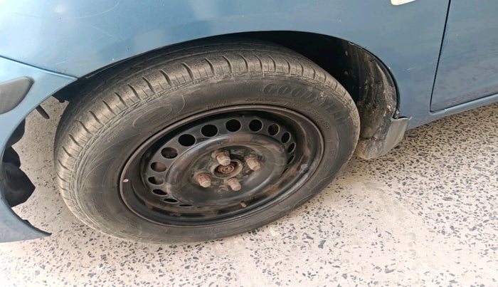 2014 Honda Amaze 1.5L I-DTEC S, Diesel, Manual, 1,16,411 km, tyre