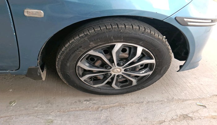 2014 Honda Amaze 1.5L I-DTEC S, Diesel, Manual, 1,16,411 km, tyre