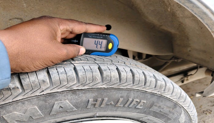 2022 Maruti Eeco 5 STR AC (O), Petrol, Manual, 50,699 km, tyre