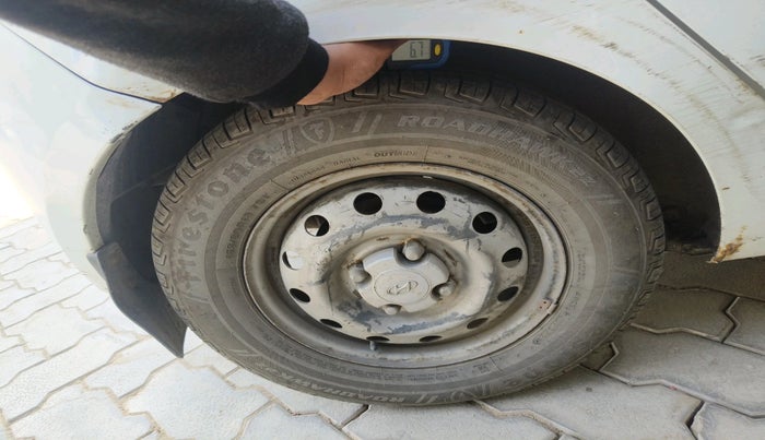 2010 Hyundai i10 ERA 1.1, Petrol, Manual, 1,61,042 km, tyre