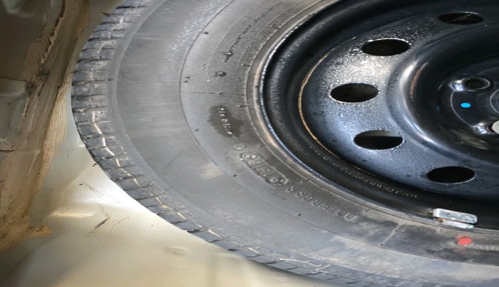 2016 Maruti Swift Dzire VXI, Petrol, Manual, 74,287 km, tyre