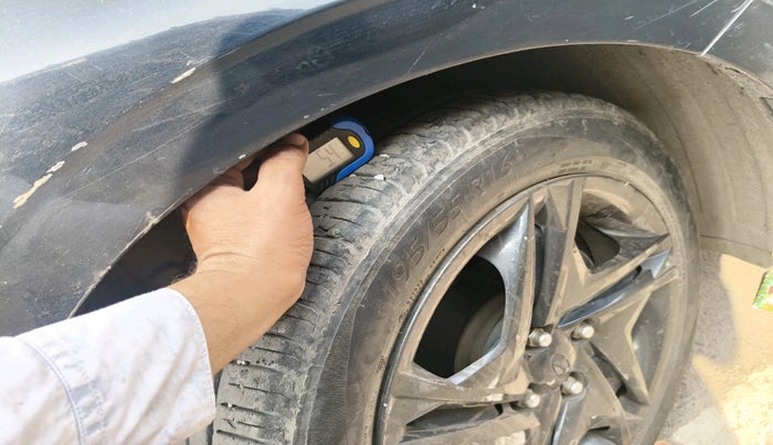 2020 Hyundai NEW I20 SPORTZ 1.2 MT, Petrol, Manual, 31,181 km, tyre