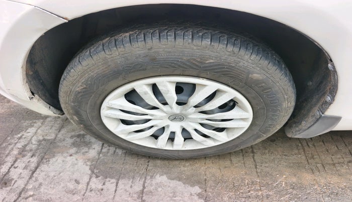 2013 Maruti Swift VDI, Diesel, Manual, 1,13,555 km, tyre