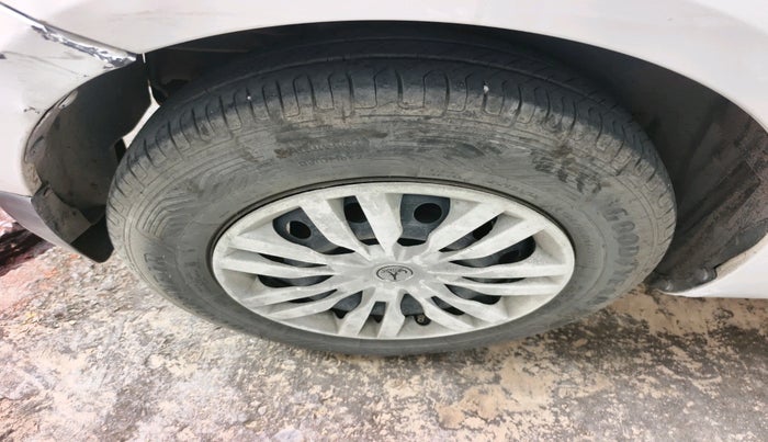 2013 Maruti Swift VDI, Diesel, Manual, 1,13,555 km, tyre