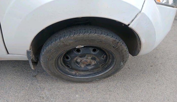 2015 Mahindra E2O T2, Electric, Automatic, 73,976 km, tyre