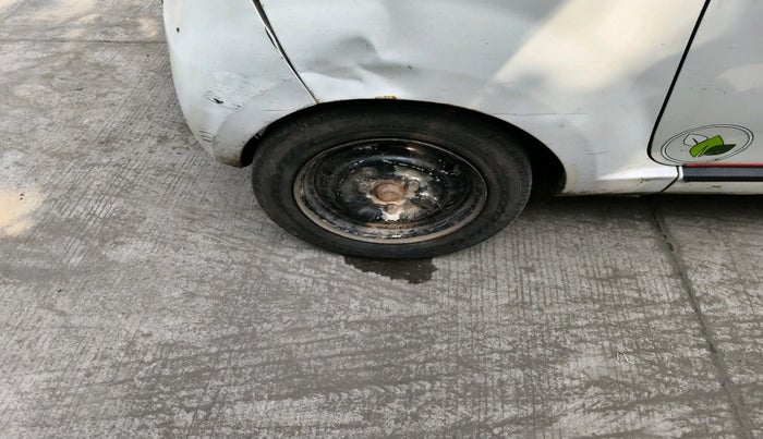 2013 Tata Nano EMAX LX CNG, Petrol, Manual, 74,147 km, tyre