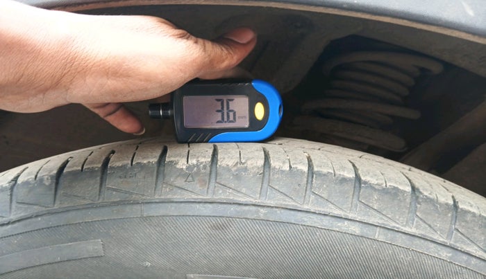 2025 Renault TRIBER RXE MT, Petrol, Manual, 20,705 km, tyre