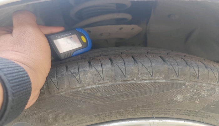 2012 Honda City 1.5L I-VTEC V MT, Petrol, Manual, 1,28,849 km, tyre