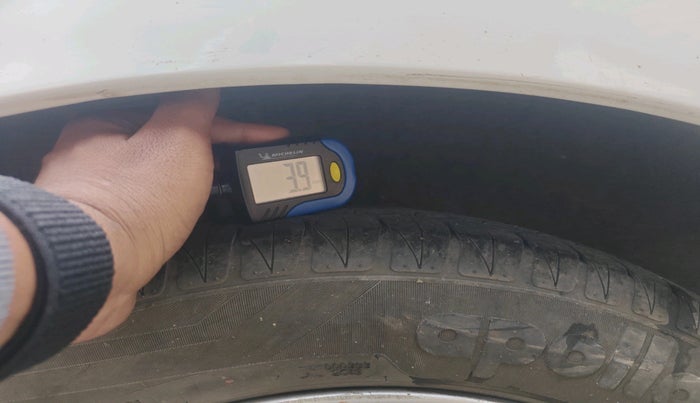 2012 Honda City 1.5L I-VTEC V MT, Petrol, Manual, 1,28,849 km, tyre