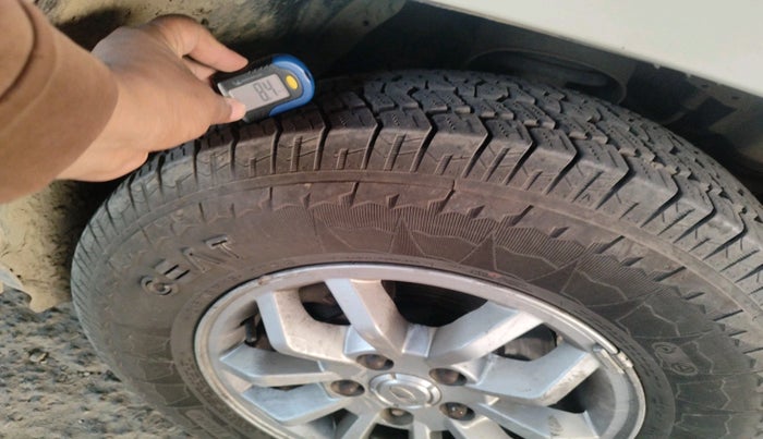 2016 Mahindra TUV300 T8, Diesel, Manual, 1,68,125 km, tyre