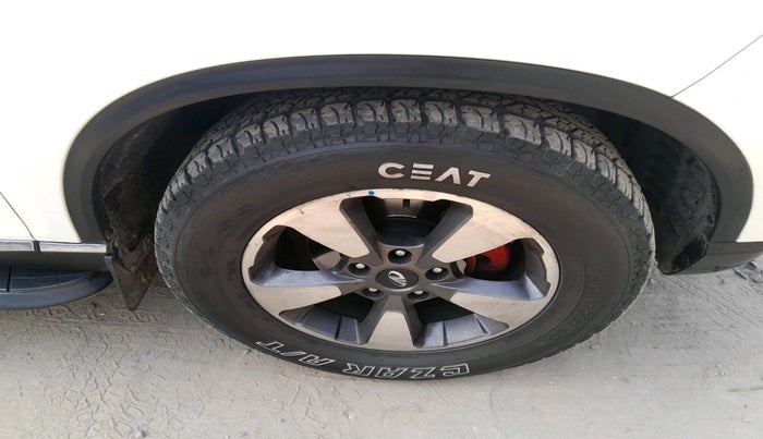 2019 Mahindra ALTURAS G4 4WD AT, Diesel, Automatic, 1,17,406 km, tyre