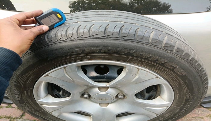 2013 Ford Ecosport AMBIENTE 1.5L PETROL, Petrol, Manual, 2,01,001 km, tyre