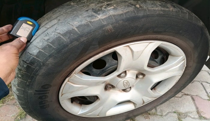 2013 Ford Ecosport AMBIENTE 1.5L PETROL, Petrol, Manual, 2,01,001 km, tyre