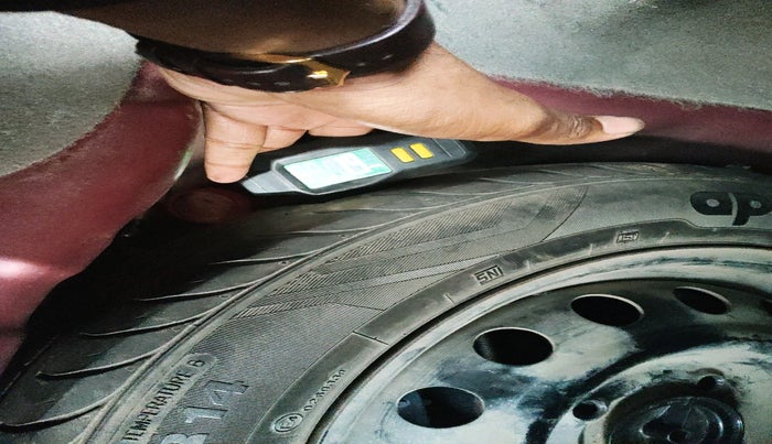 2017 Ford Figo Aspire TREND 1.2 PETROL, Petrol, Manual, 1,05,668 km, tyre