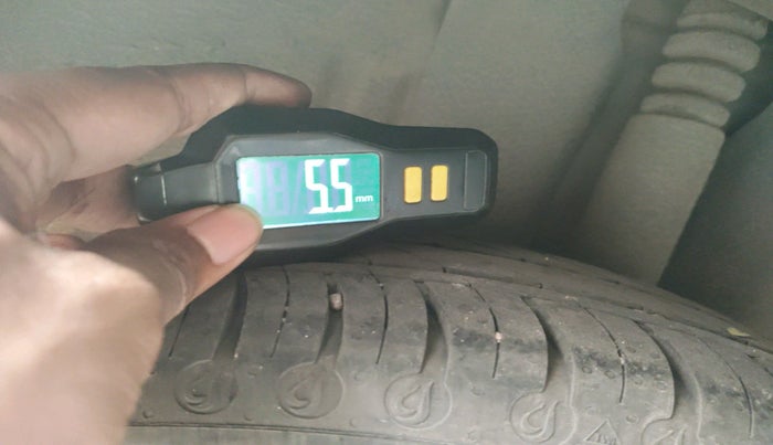 2010 Ford Figo EXI 1.2 PETROL, Petrol, Manual, 1,64,891 km, tyre