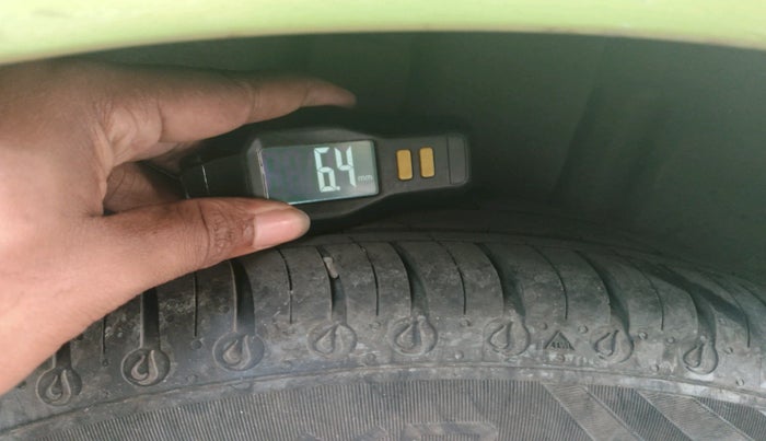 2010 Ford Figo EXI 1.2 PETROL, Petrol, Manual, 1,64,891 km, tyre