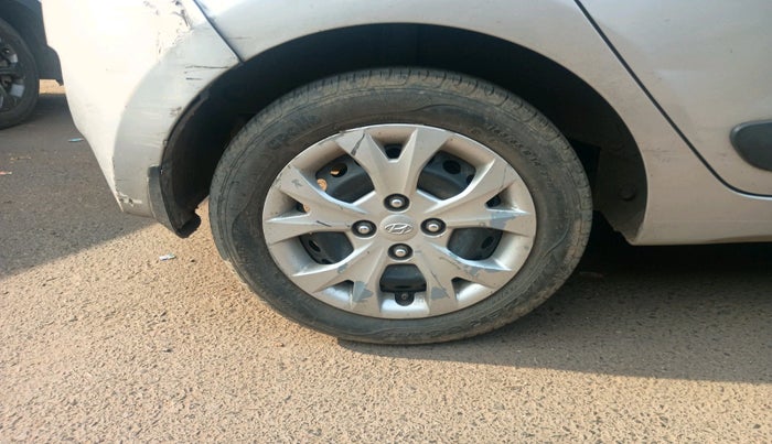 2015 Hyundai Grand i10 SPORTZ 1.1 CRDI, Diesel, Manual, 78,205 km, tyre