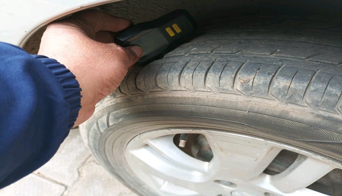 2014 Maruti Swift Dzire ZXI, Petrol, Manual, 90,809 km, tyre