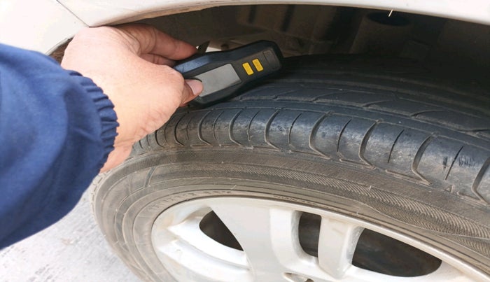 2014 Maruti Swift Dzire ZXI, Petrol, Manual, 90,809 km, tyre