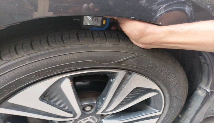 2019 Honda Civic 1.8L I-VTEC ZX CVT, Petrol, Automatic, 47,805 km, tyre