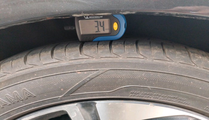 2019 Honda Civic 1.8L I-VTEC ZX CVT, Petrol, Automatic, 47,805 km, tyre