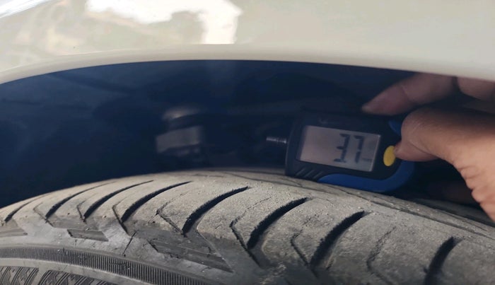 2019 Mercedes Benz C Class C 220d PROGRESSIVE, Diesel, Automatic, 22,700 km, tyre