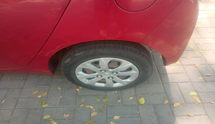 2017 Hyundai Eon SPORTZ, Petrol, Manual, 83,847 km, tyre