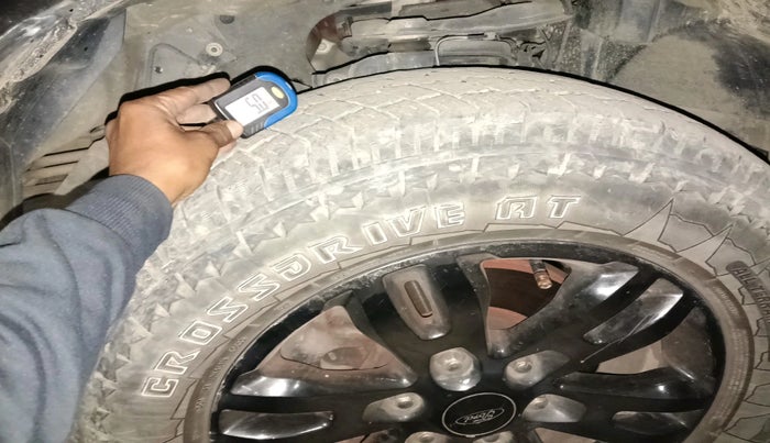 2017 Ford Endeavour TITANIUM 3.2 4X4 AT, Diesel, Automatic, 1,38,264 km, tyre