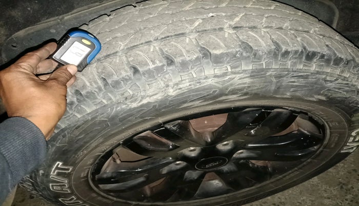 2017 Ford Endeavour TITANIUM 3.2 4X4 AT, Diesel, Automatic, 1,38,264 km, tyre