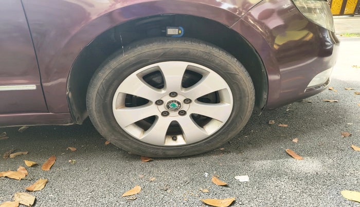 2010 Skoda Superb ELEGANCE 1.8 TSI AT, Petrol, Automatic, 76,017 km, tyre