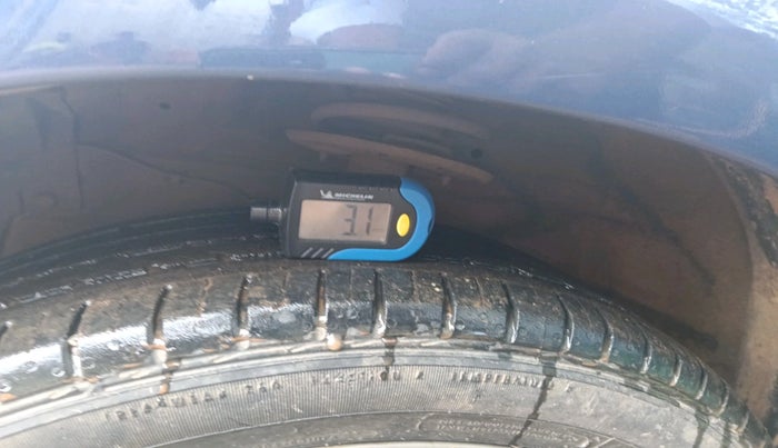 2016 Maruti Ciaz ZXI+, Petrol, Manual, 48,859 km, tyre