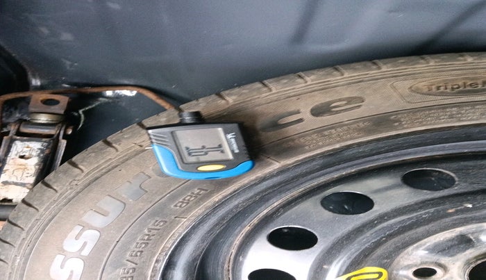 2016 Maruti Ciaz ZXI+, Petrol, Manual, 48,859 km, tyre