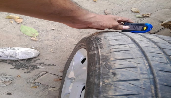 2022 KIA SONET HTK 1.5, Diesel, Manual, 1,13,622 km, tyre