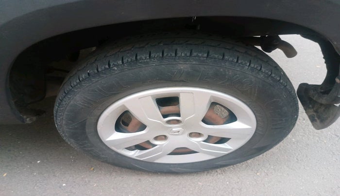 2018 Renault Kwid RXT 1.0 (O), Petrol, Manual, 1,20,227 km, tyre