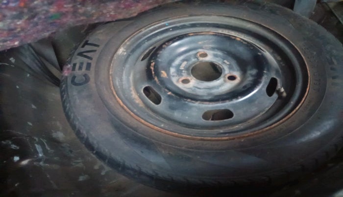 2018 Renault Kwid RXT 1.0 (O), Petrol, Manual, 1,20,227 km, tyre