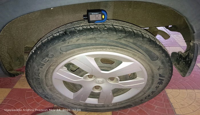 2017 Renault Kwid RXT 1.0 AMT, Petrol, Automatic, 22,648 km, tyre