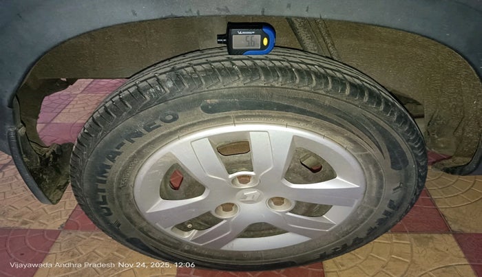 2017 Renault Kwid RXT 1.0 AMT, Petrol, Automatic, 22,648 km, tyre