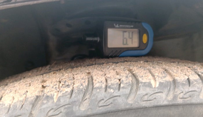 2012 Honda Brio V AT, Petrol, Automatic, 73,217 km, tyre