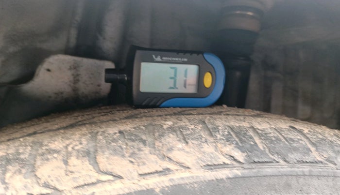 2012 Honda Brio V AT, Petrol, Automatic, 73,217 km, tyre