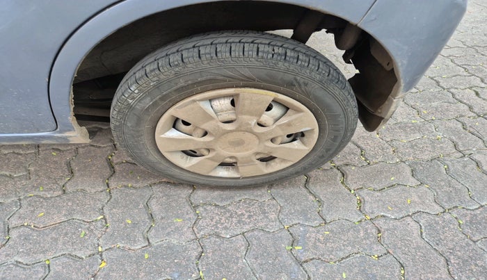 2013 Maruti Wagon R 1.0 LXI CNG, Petrol, Manual, 1,01,968 km, tyre