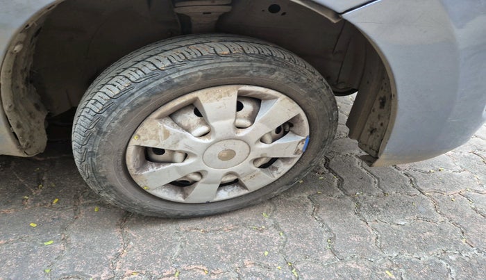 2013 Maruti Wagon R 1.0 LXI CNG, Petrol, Manual, 1,01,968 km, tyre