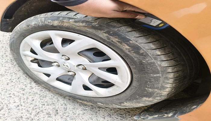 2017 Hyundai Grand i10 SPORTZ 1.2 KAPPA VTVT, Petrol, Manual, 37,561 km, tyre