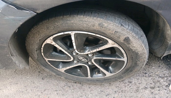 2017 Hyundai Grand i10 SPORTZ (O) AT 1.2 KAPPA VTVT, Petrol, Automatic, 35,577 km, tyre