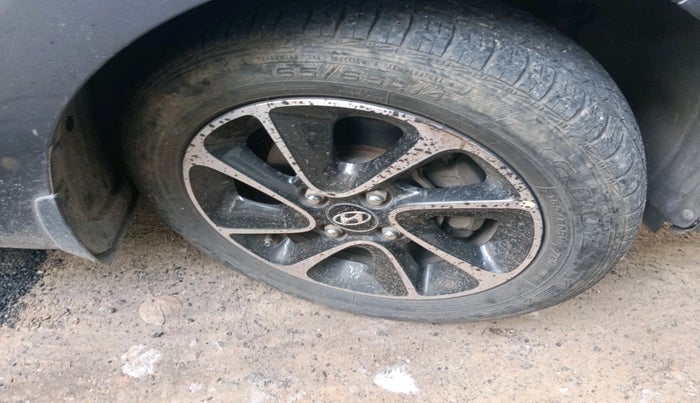 2017 Hyundai Grand i10 SPORTZ (O) AT 1.2 KAPPA VTVT, Petrol, Automatic, 35,577 km, tyre